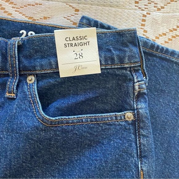 J. Crew • High Rise 90’s Classic Straight Jean in Cooper Square Wash - Picture 4 of 15